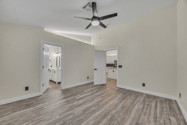 Building Photo - 3283 E Bonanza Rd