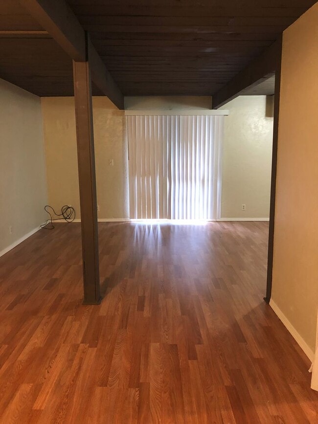 Building Photo - 3494on