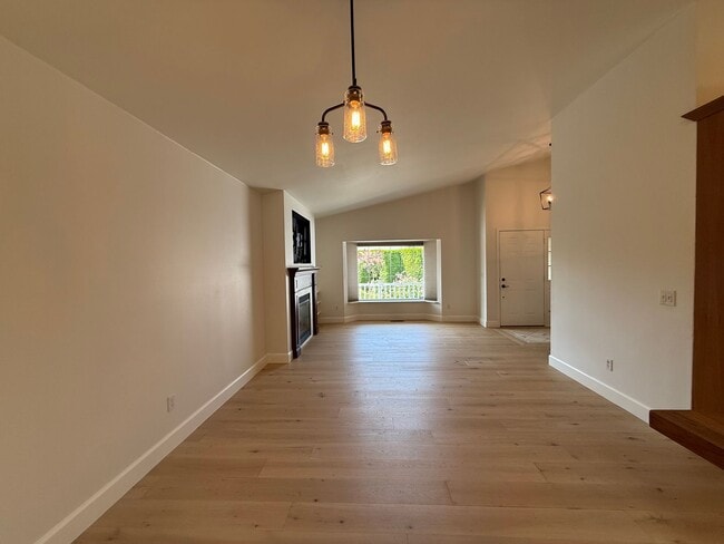 Building Photo - 15419 Mulberry Dr SE