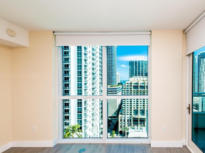 Building Photo - 1080 Brickell Ave