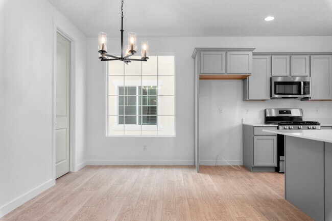 Building Photo - 1564 W 265 N