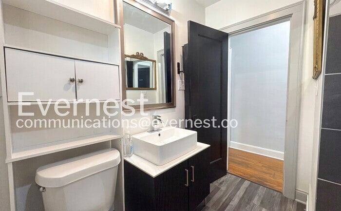 Building Photo - 2242 E 70th St