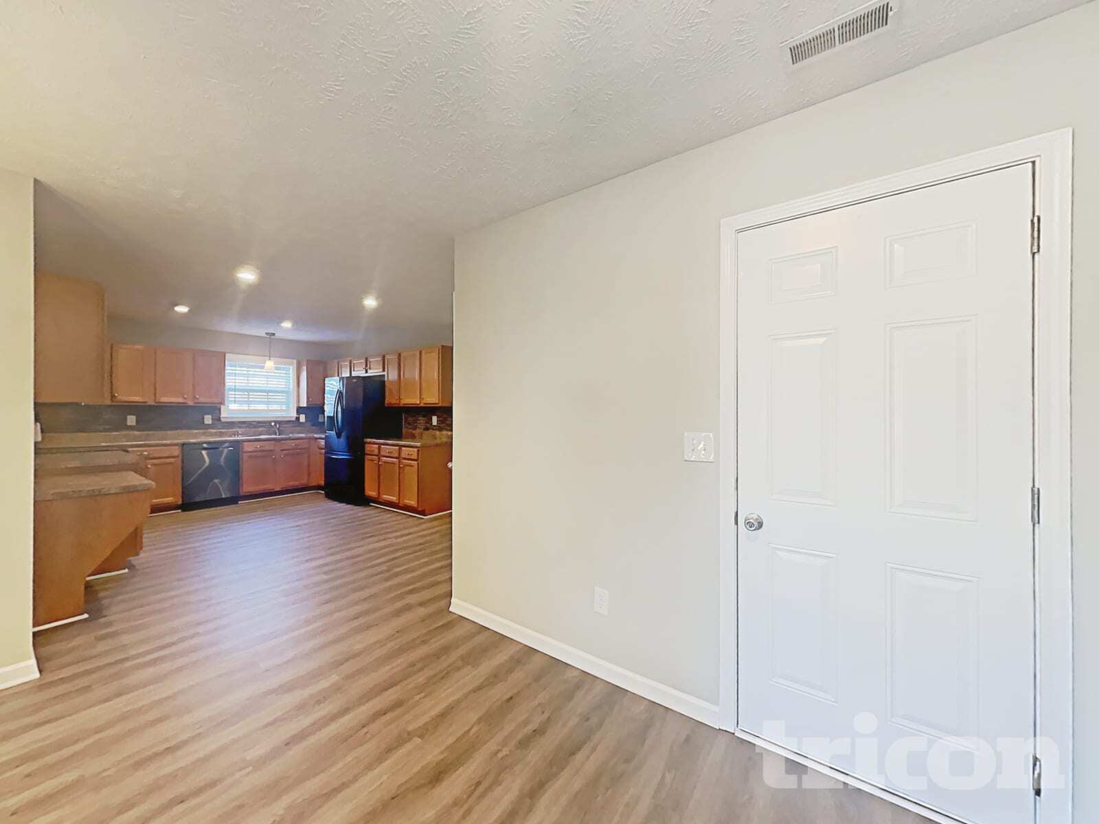 Building Photo - 901 Laramie Ct