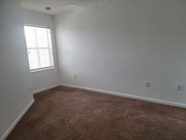Building Photo - 2603 SW 82nd Ave