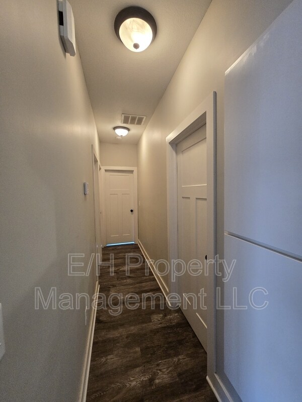 Building Photo - 3321 E Aster St