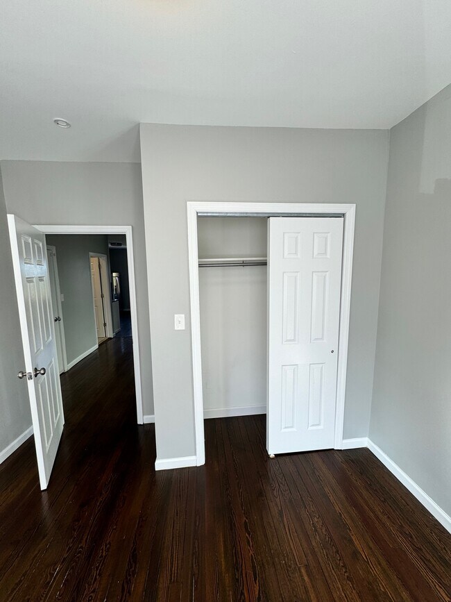 Bedroom Master - 653 Liberty Ave