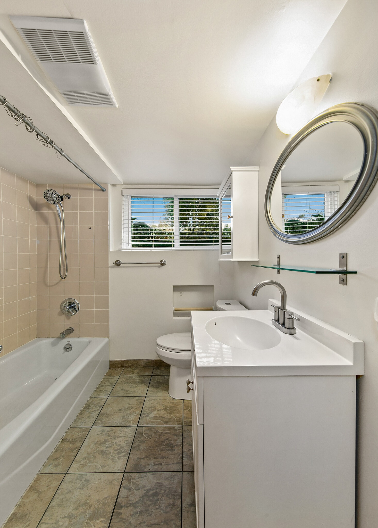 Building Photo - 2655 8th Ave W