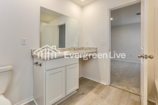 Building Photo - 20 Sourdough Crk Ln