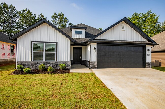 Building Photo - 508 E Osage Trce