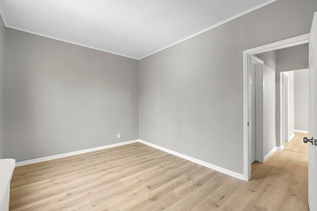 Building Photo - 736 2nd St