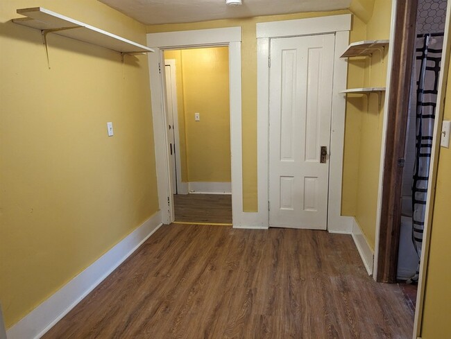 Building Photo - 39 Perry Ave