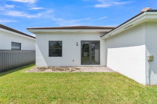 Building Photo - 19447 SW 124th Ave