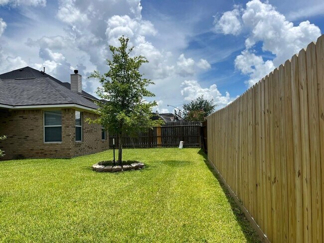 Building Photo - 12610 Bethany Bay Dr