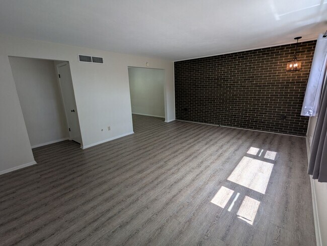 Building Photo - bir6603