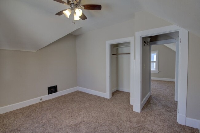 Building Photo - 3 bedroom home
