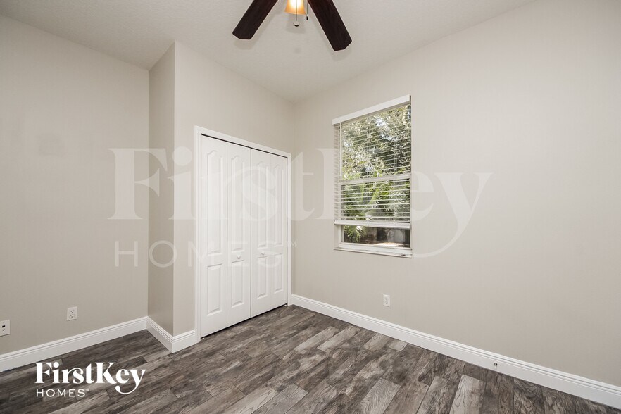 Building Photo - 9953 Shadow Creek Dr