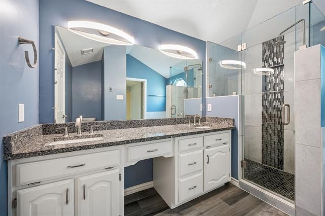 Building Photo - 4203 Meadow Ridge Dr