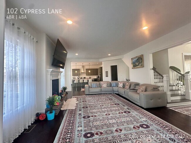 Building Photo - 102 Cypress Ln