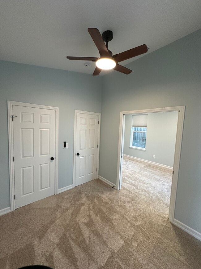 Building Photo - 12 Mast Ct