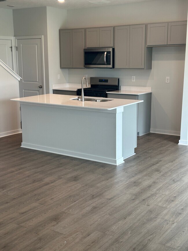 Building Photo - 6306 Marinelli Dr N