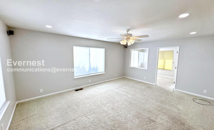 Building Photo - 736 Durshire Way