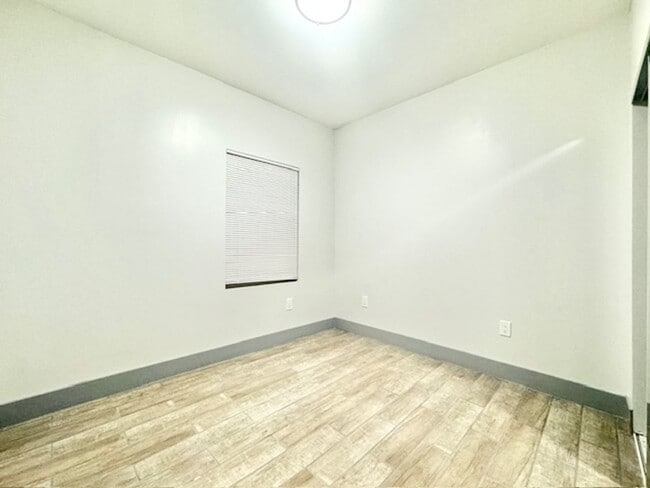 Building Photo - Fully Remodeled Three Bedroom Single Family Home