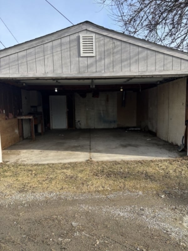 Building Photo - 1520 Fort Park Blvd