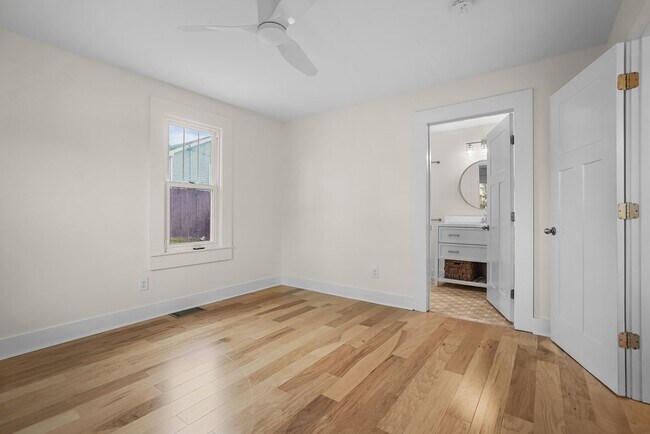 Building Photo - 520 Elgin St