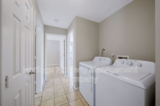 Building Photo - 306 E Cheryl Dr