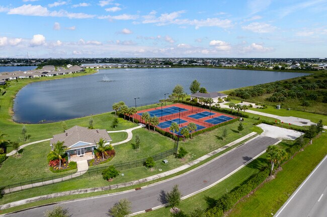 Building Photo - 210 Spg Hl Lk Lp