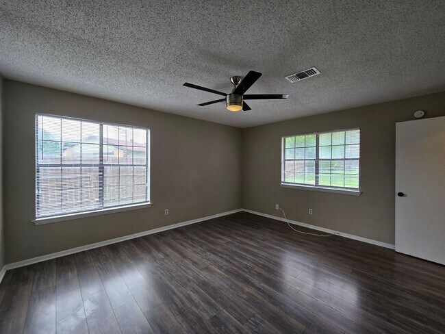 Building Photo - 1710 Joy Dr