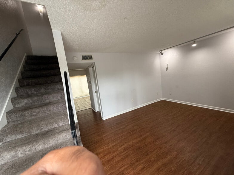 Building Photo - 4101 Delaware Ave