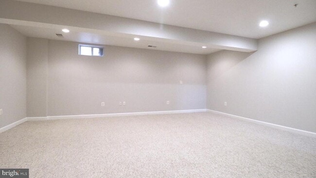 Building Photo - 7228 Fair Oak Dr