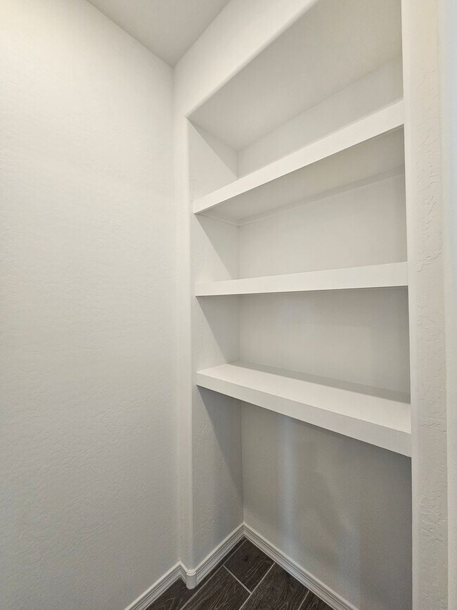 Building Photo - Stunning views