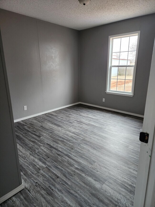 Building Photo - 10150 Raylyne Rd
