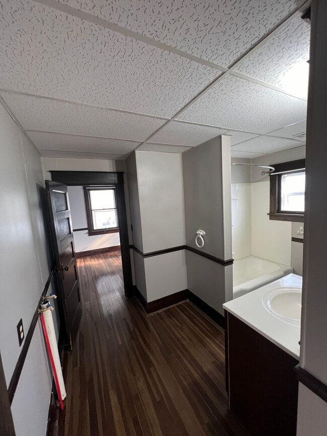 Building Photo - 2 Bedroom Single Family Home Next to Fort ...