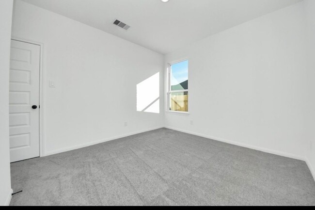 Building Photo - 7418 Auburn Wheat Dr