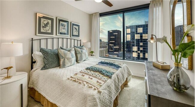 Building Photo - 502 Brazos St