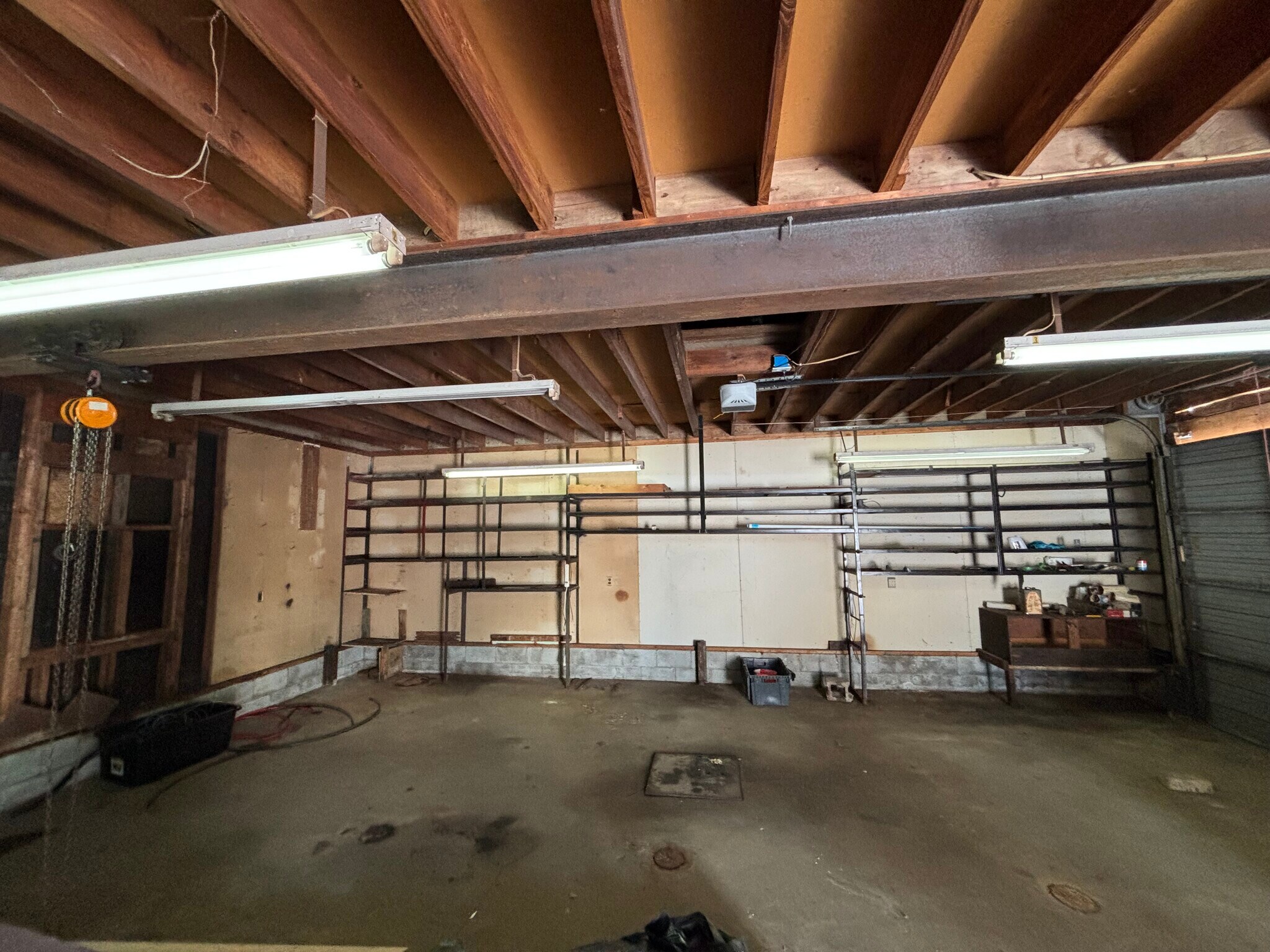 Garage/Barn - 210 Boston Dr