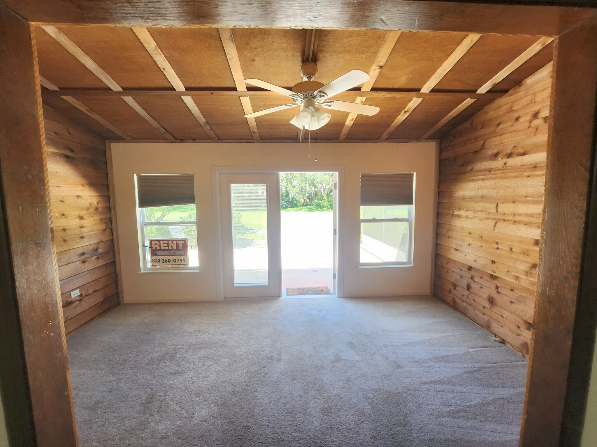 You space to sit and relax - 35097 Whispering Oaks Blvd