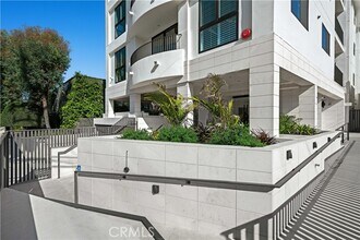 Building Photo - 4214 Fulton Ave