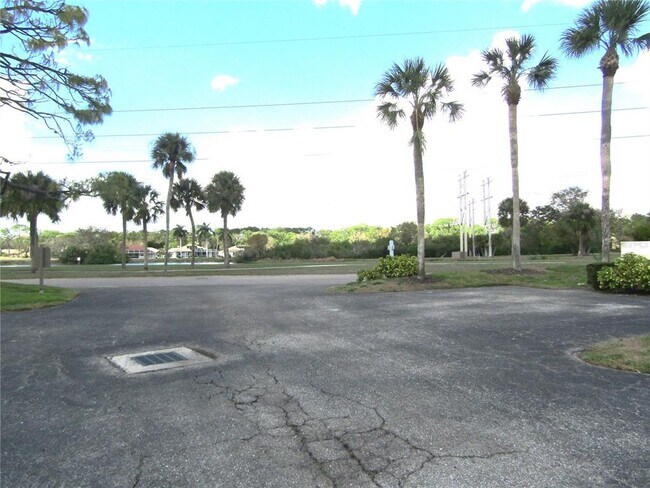 Building Photo - 2405 Crispin Ct