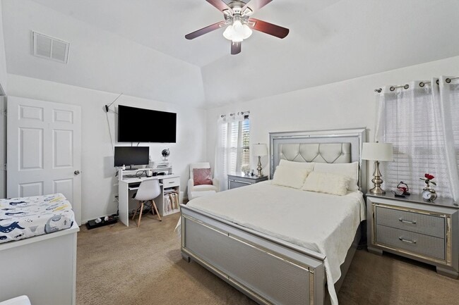 Building Photo - 18523 Windy Stone Dr