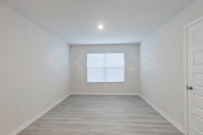 Building Photo - 412 Monarch Ln