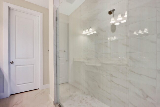 Building Photo - 5352 Sagan Ln