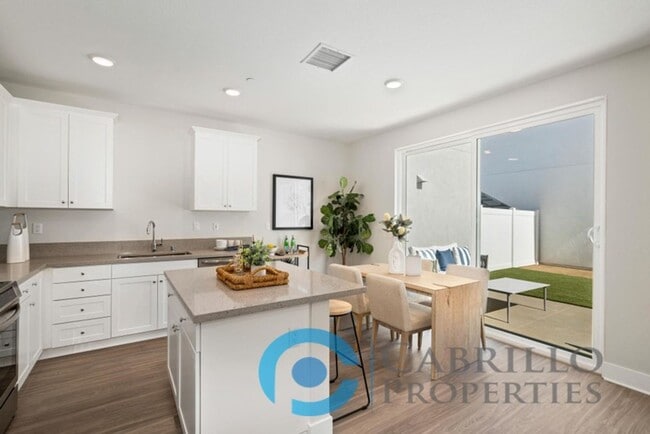 Building Photo - Brand New 1bd/1ba Home w/Private Yard, Central AC, & In Unit Laundry