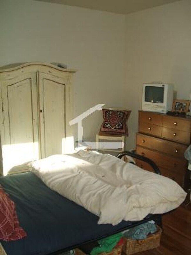 Primary Photo - Fenway 1 bed split - available 9/5