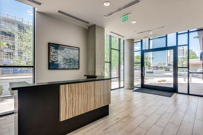 Building Photo - Stunning 2 bedroom with a Den at Edison Midtown!!!  Available June 1st!!!  Like living at a Resor...