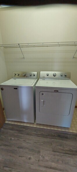 Building Photo - 6660 Charlie Grimm Rd