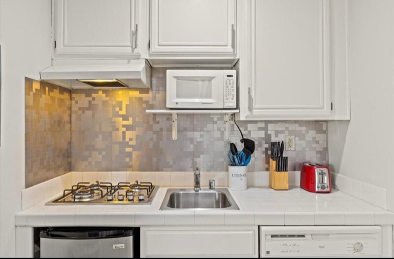 Building Photo - 26696 Avenida Quintana